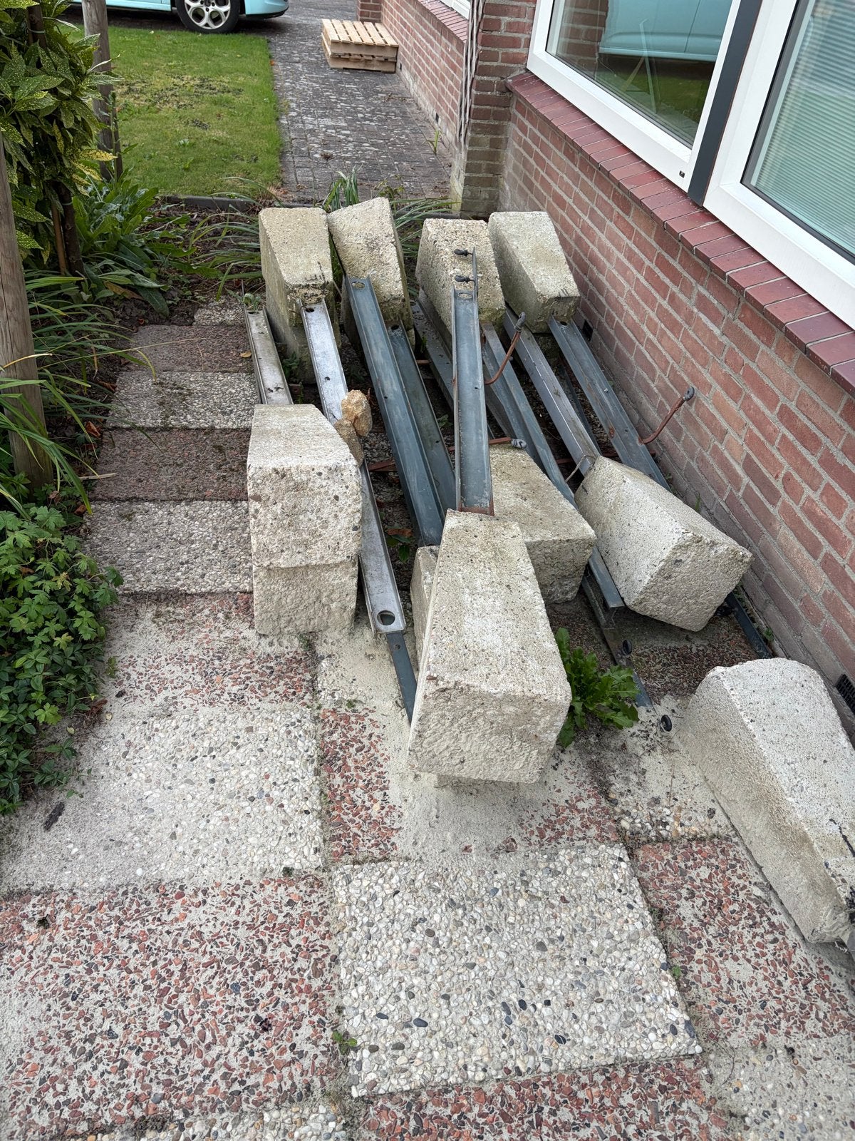 Betonnen poeren met metalen balken, Tuin en Terras, Ophalen, Gebruikt, Minder dan 180 cm, Palen