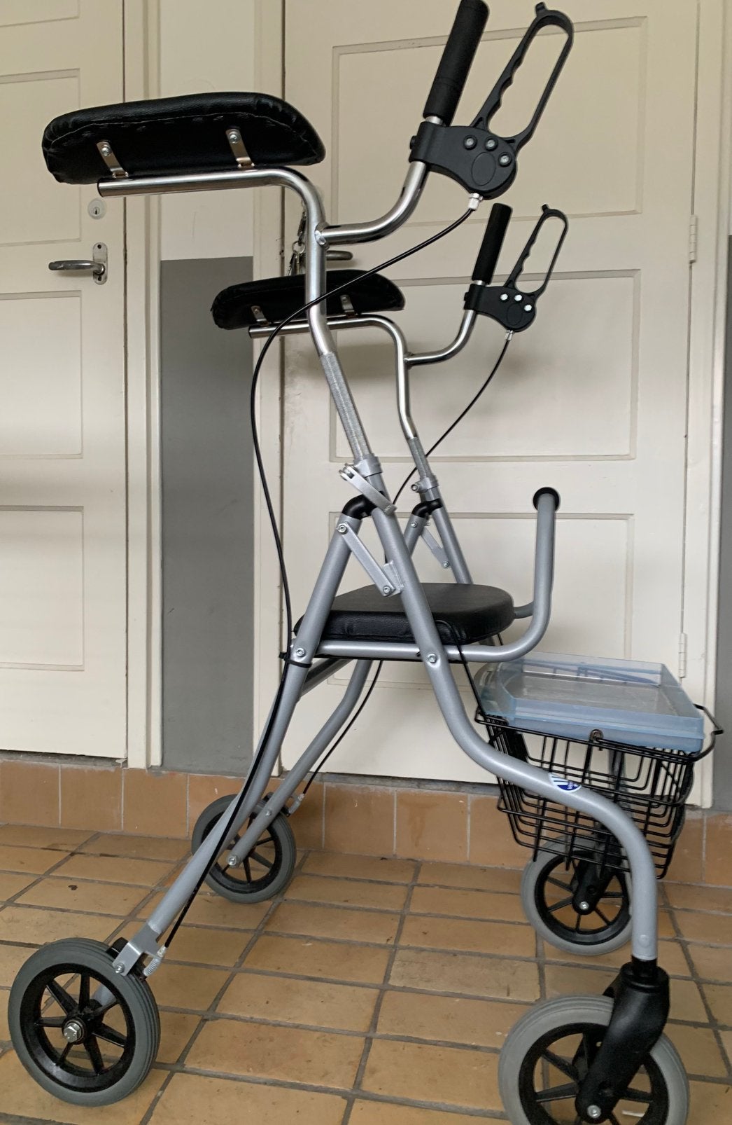Nieuw rollator met armsteunen, Ophalen, Zo goed als nieuw
