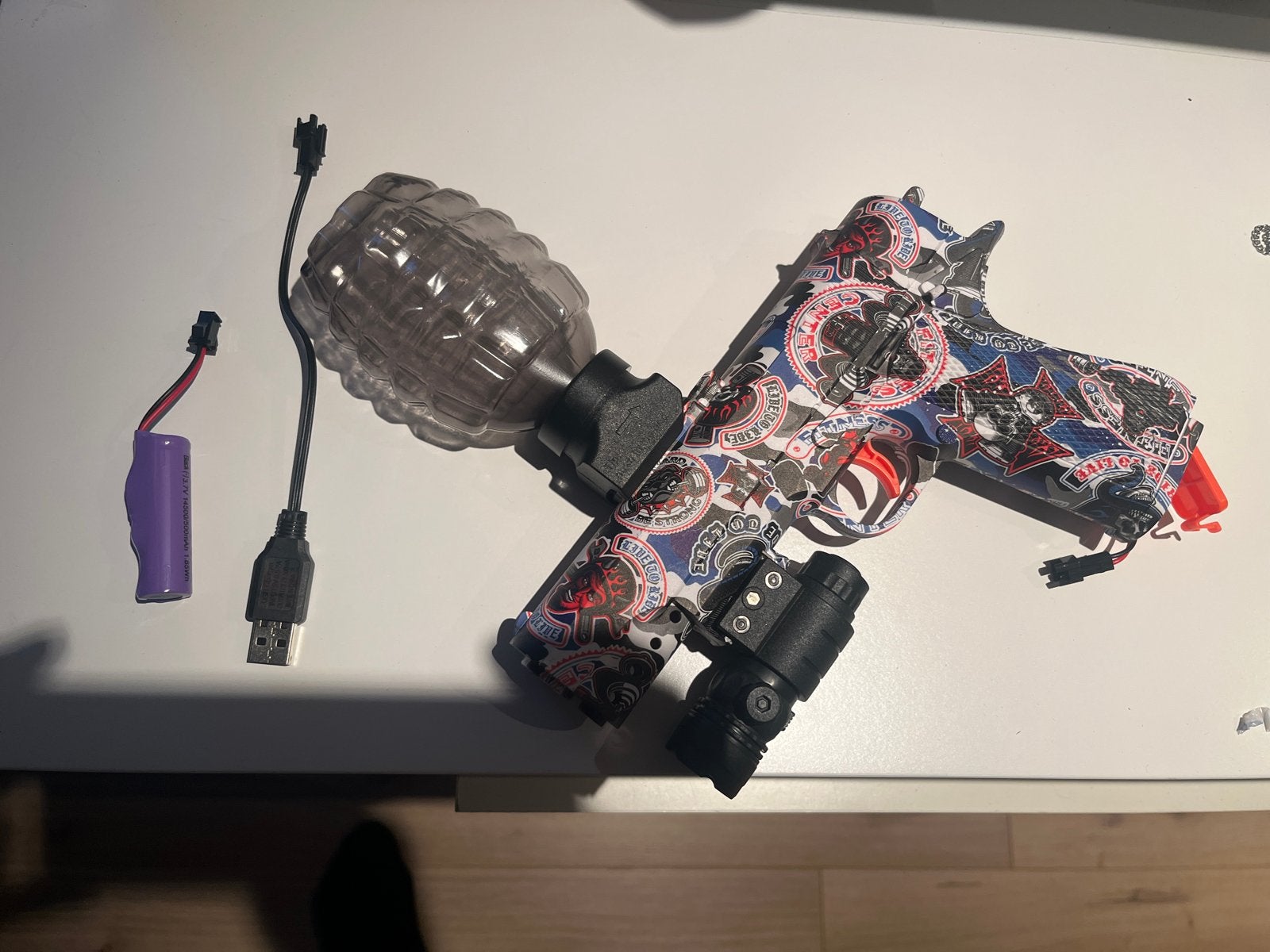 Waterpistool met batterij en oplader, Ophalen of Verzenden, Zo goed als nieuw