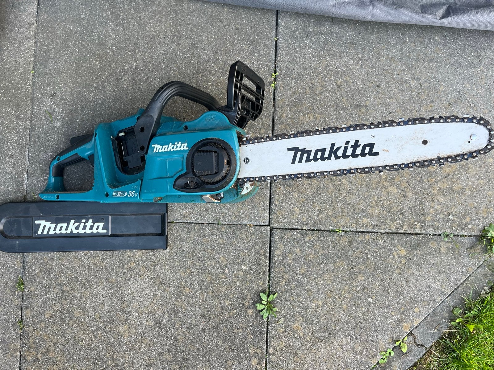 Makita DUC353 kettingzaag 2x18V accu, 3 jaar oud, Ophalen, Gebruikt, Boomzaag