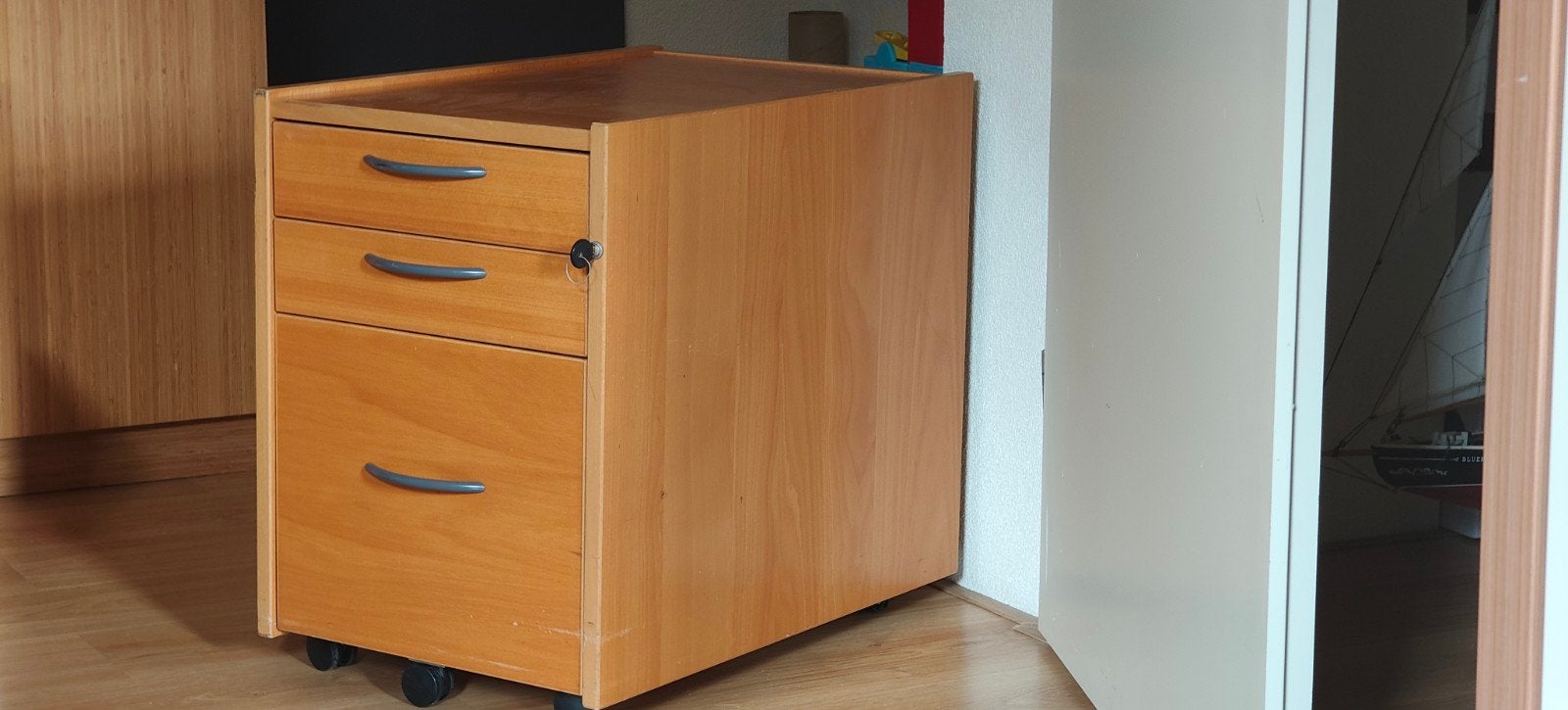 Houten afsluitbaar ladeblok met 3 laden en, Ophalen, Zo goed als nieuw