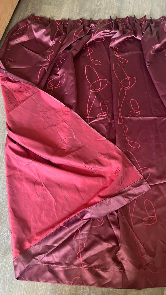 Bordeaux Rood Gordijn 140x188 cm, Gebruikt, 100 tot 150 cm, Ophalen of Verzenden, 150 tot 200 cm