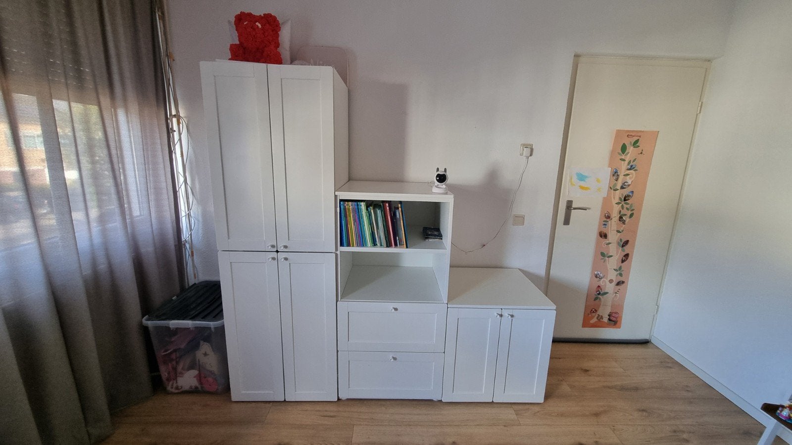 mooie witte Smastad kledingkast van Ikea, Ophalen, Zo goed als nieuw, Jongetje of Meisje