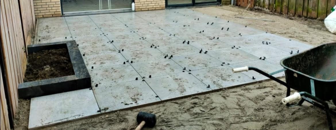 Tuin laten aanpakken? Stratenmaker heeft nog tijd, Tuin en Terras, Ophalen of Verzenden, Nieuw, 20 m² of meer