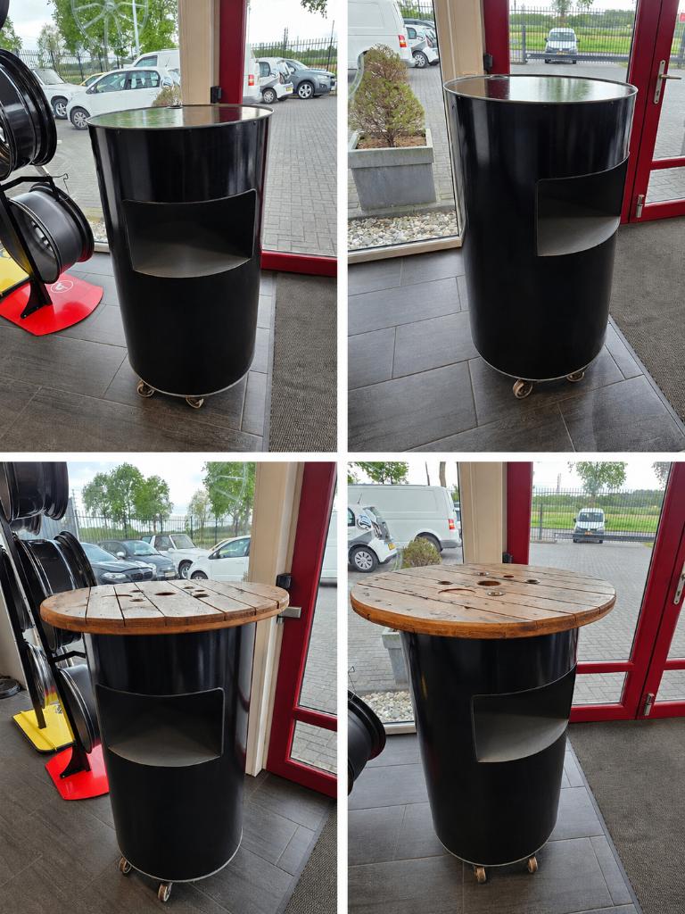 Statafel met wielen en los houten blad erop., Ophalen, Gebruikt
