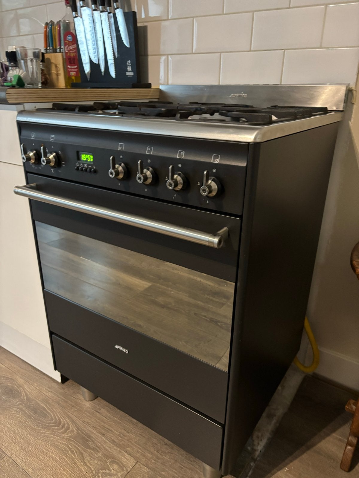 SMEG Fornuis met gaspitten en oven - Zeer goede staat, Witgoed en Apparatuur, Fornuizen, Ophalen, Gebruikt, 4 kookzones, Gas