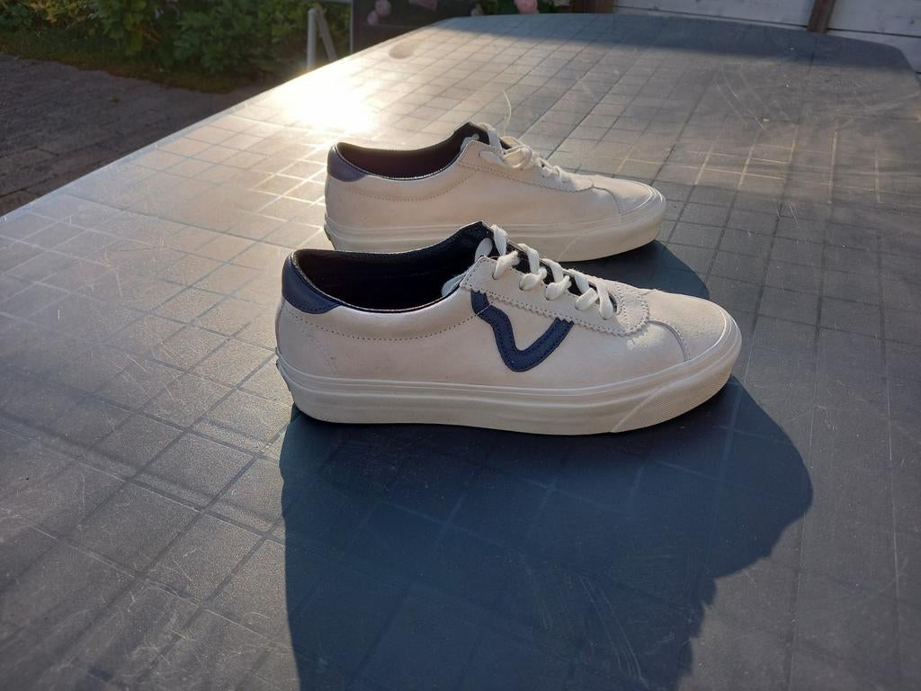 Vans sneakers lichtbeige met donkerblauwe details, Kleding | Dames, Schoenen, Beige, Nieuw, Ophalen of Verzenden, Sneakers of Gympen