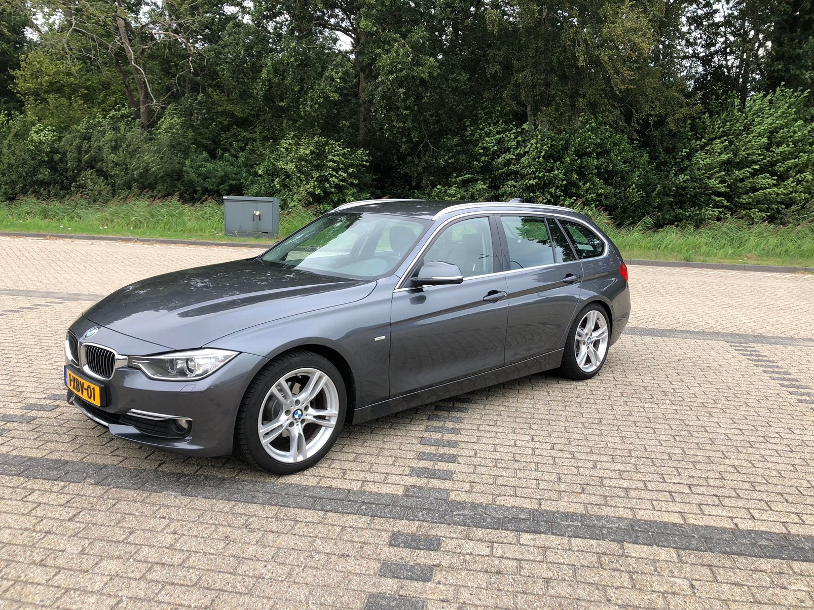 BMW 3-Serie 320d F31 EDE Touring AUT 2014 Grijs, Auto's, BMW, Automaat, Achterwielaandrijving, 1995 cc, Zwart