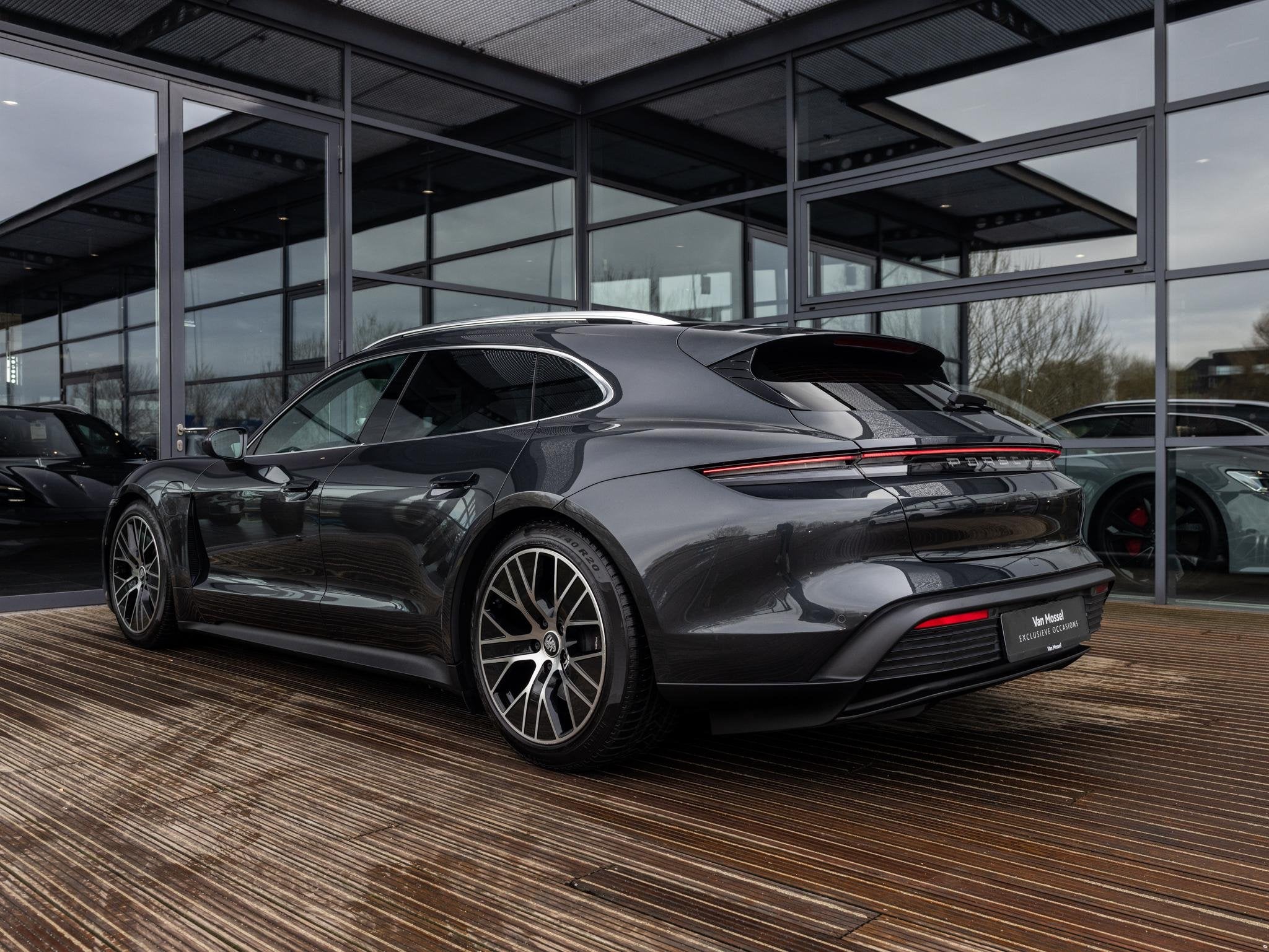 Porsche Taycan Sport Turismo 79 kWh | BOSE | PASM LUCHTVERIN, Auto's, 12 maanden, Gebruikt, Zwart, 2135 kg