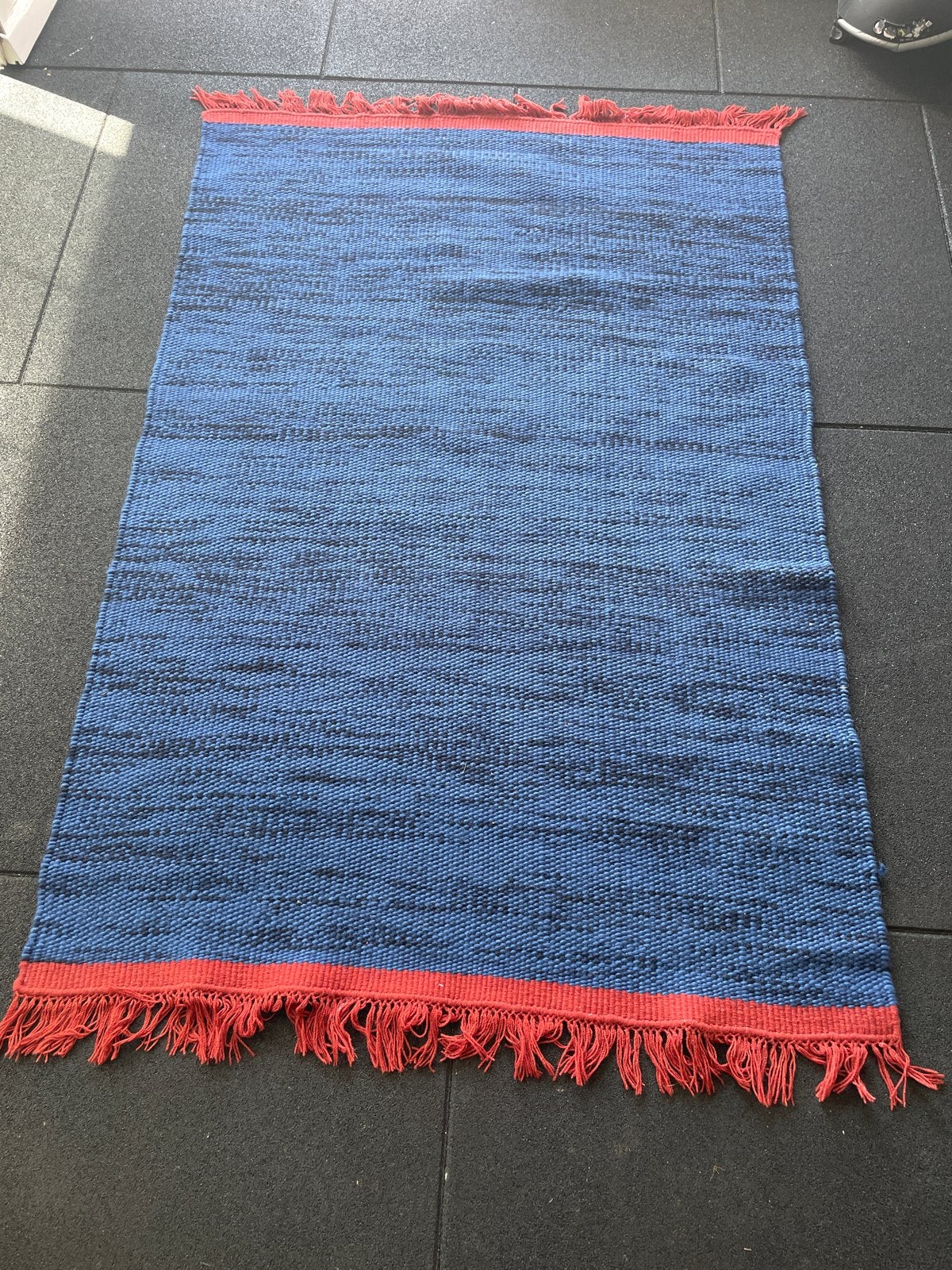 IKEA Geweven Vloerkleed Navy Rood 140x205cm Ongebruikt, Ophalen, 100 tot 150 cm, Blauw, Rechthoekig