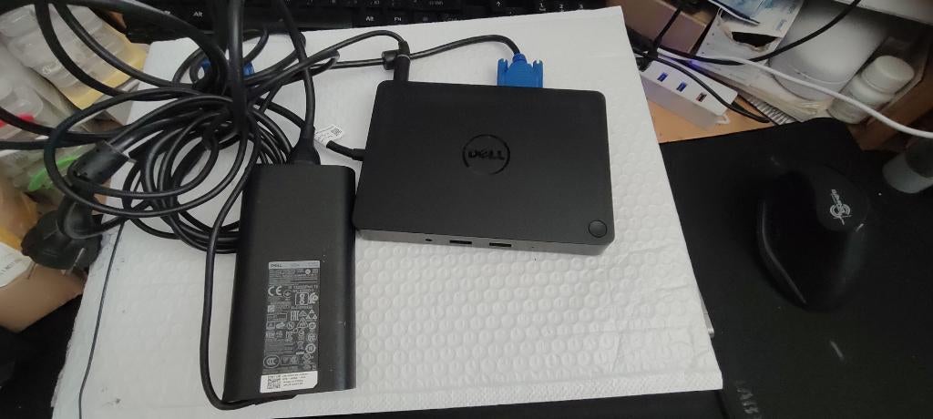 Dell Dockingstation WD15, Computers en Software, Dockingstations, Zo goed als nieuw, Docking station, Laptop, Ophalen of Verzenden