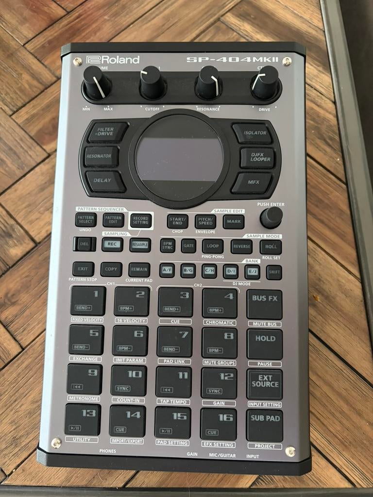 ROLAND SP404 MKII, Muziek en Instrumenten, Samplers, Ophalen, Zo goed als nieuw
