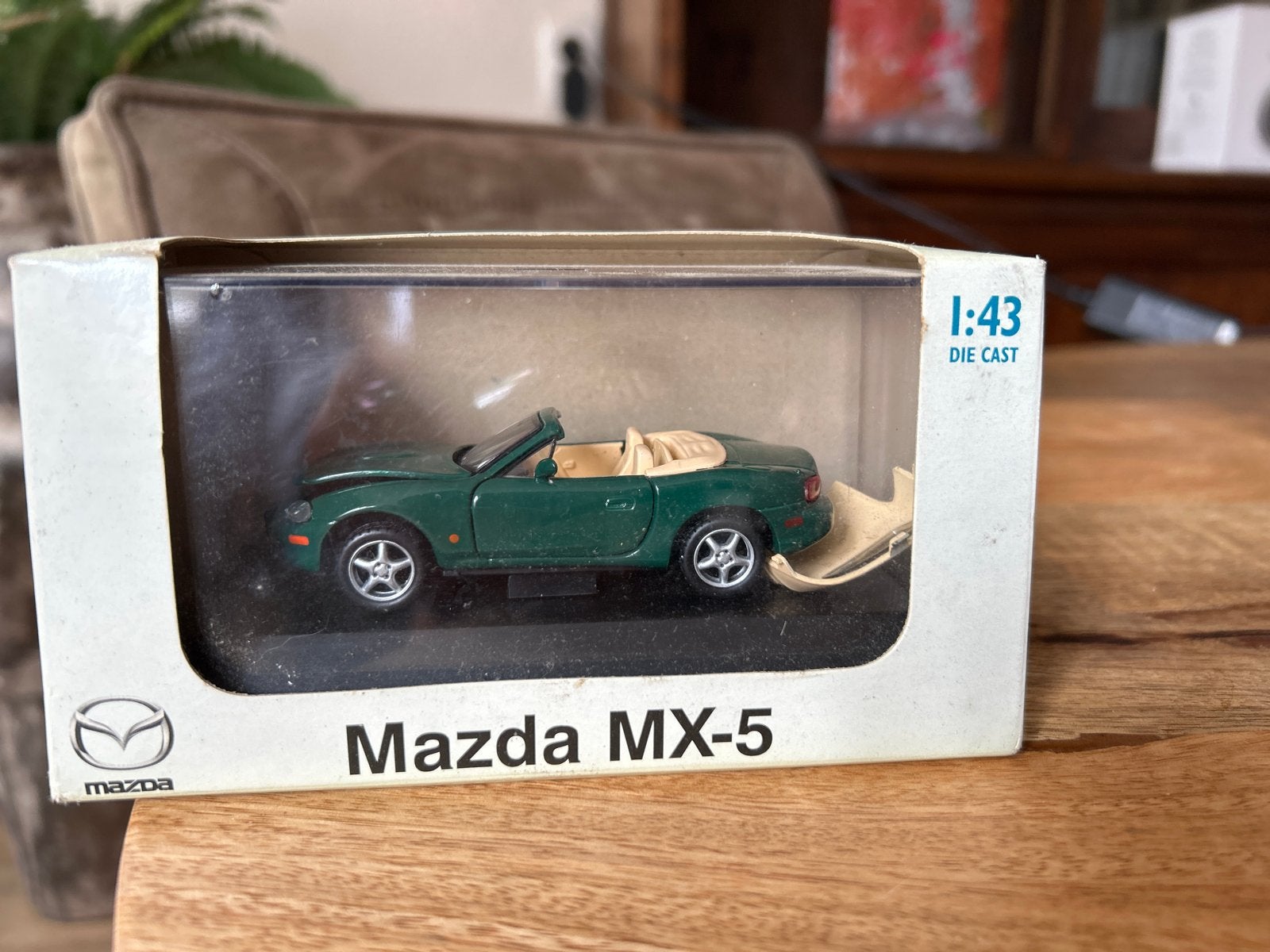 Mazda MX-5 Die-Cast Model 1:43 - Groen, Hobby en Vrije tijd, Modelauto's | 1:43, Ophalen of Verzenden, Zo goed als nieuw, Auto