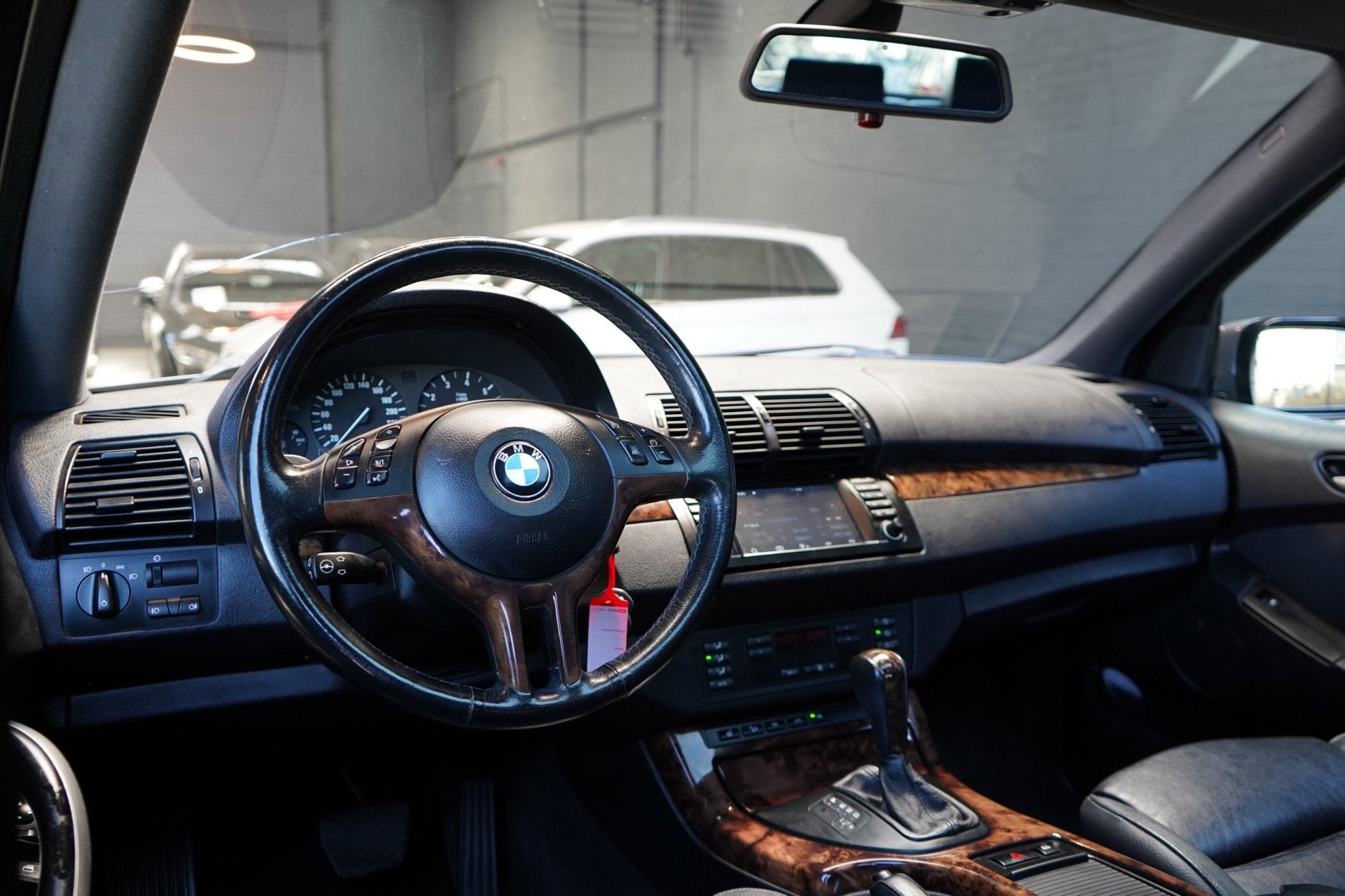 BMW X5 4.4i | AUT | PANO | NAVI | LEDER | TREKHAAK | PDC | A, Automaat, Gebruikt, X5, 138 €/maand