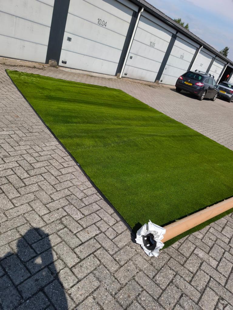 Kunstgras nieuw 600x410 cm, 2 cm hoog sport gras, Tuin en Terras, Gras en Kunstgras, Ophalen of Verzenden, Nieuw, Minder dan 10 m²