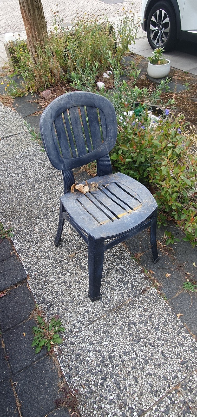 Gratis tuinstoeltje, Ophalen, Gebruikt, Kunststof, Stapelbaar
