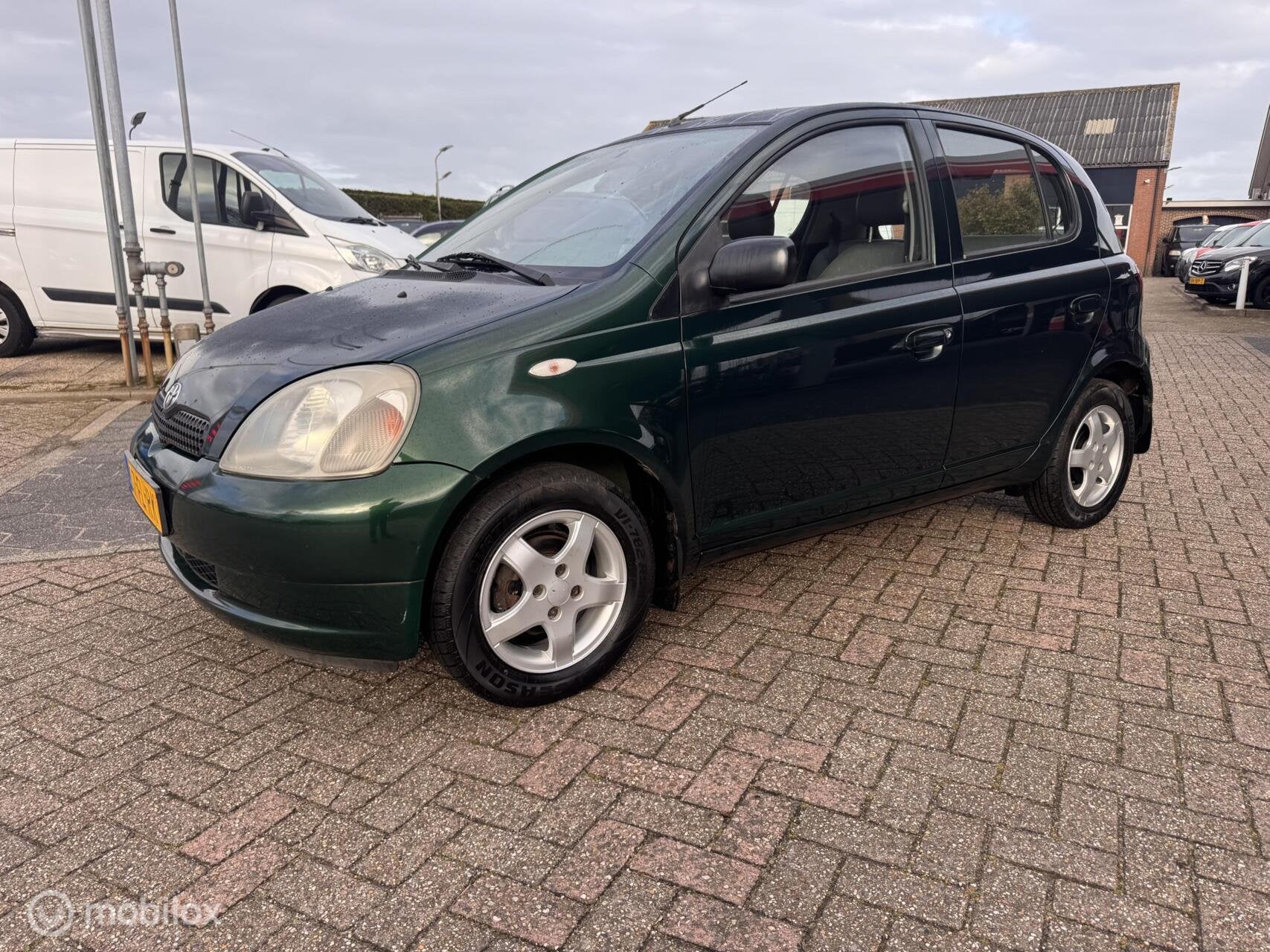 Toyota Yaris 1.0-16V VVT-i Luna 5 Deurs, Auto's, Voorwielaandrijving, 4 cilinders, 840 kg, 400 kg