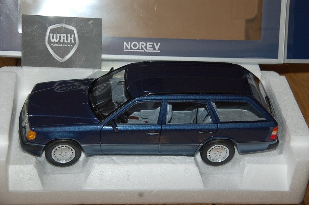 1:18 MERCEDES 300 D T MODEL W124 blue Norev 183962 WRH, Hobby en Vrije tijd, Modelauto's | 1:18, Verzenden, Zo goed als nieuw
