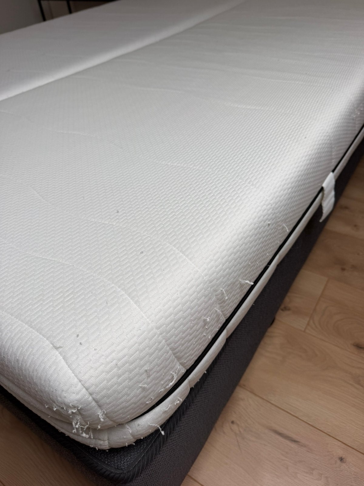 Foto 3 van Boxspring look bed 140x200cm