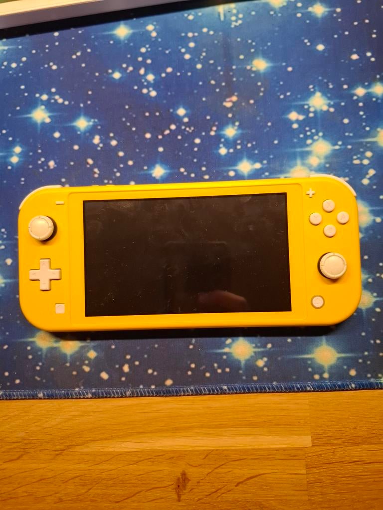 Nintendo switch lite geel, Ophalen of Verzenden, Geel, Zo goed als nieuw