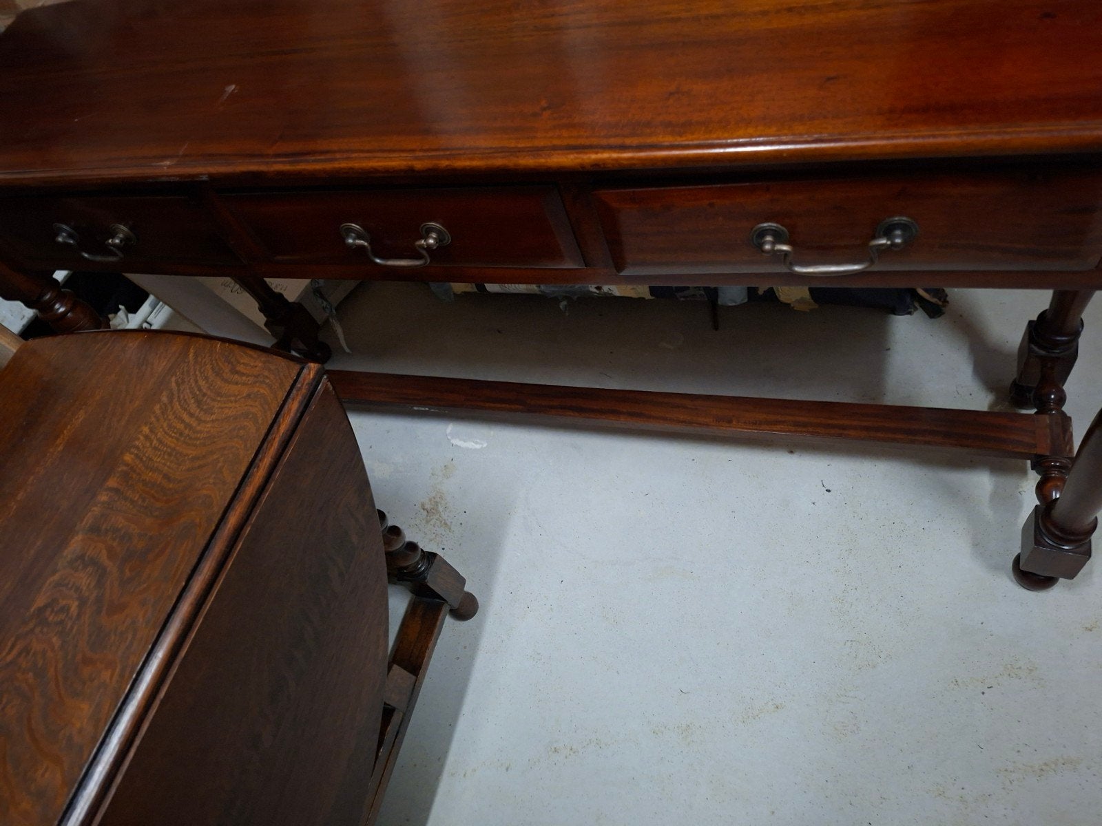 Mooie haltafel in Engelse stijl met lades, Antiek en Kunst, Ophalen of Verzenden