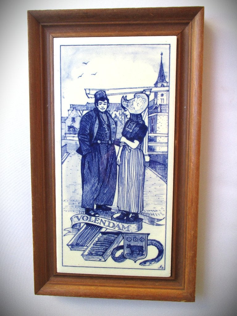Volendam~Delfts Blauw Tegel in houten lijst~handmade, Ophalen of Verzenden