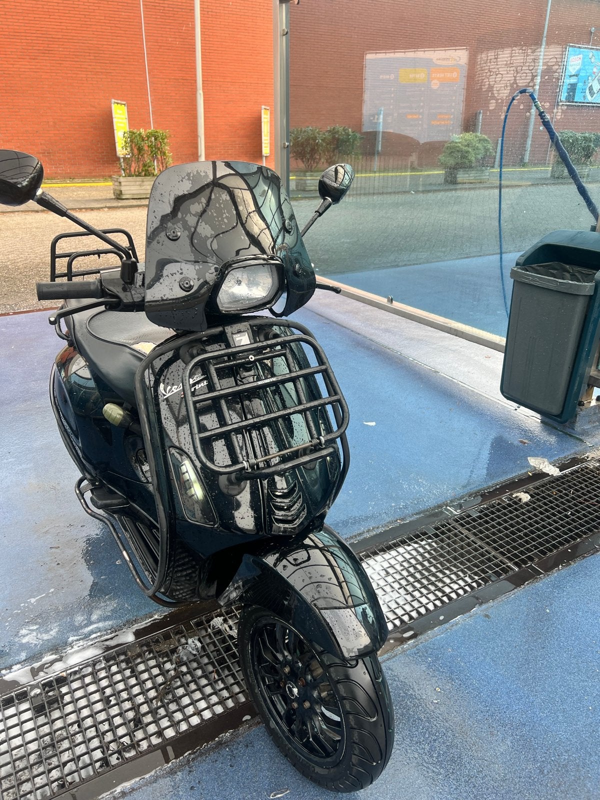 Vespa Sprint Glans Zwart - Goed onderhouden, Ophalen, Maximaal 45 km/u, Vespa S, Zo goed als nieuw