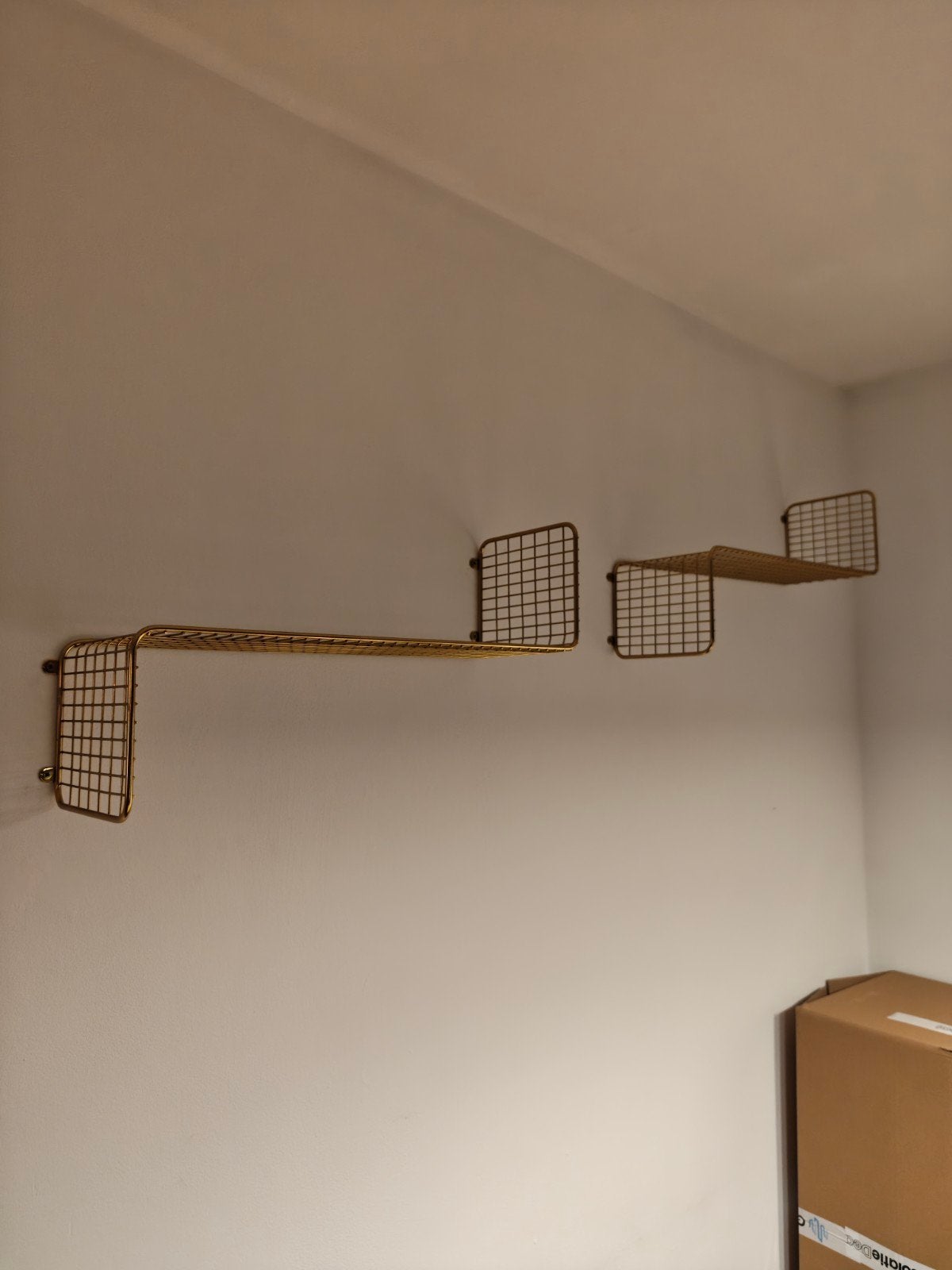 IKEA Svenshult wandplank goudkleurig - 2 stuks, Ophalen, Zo goed als nieuw