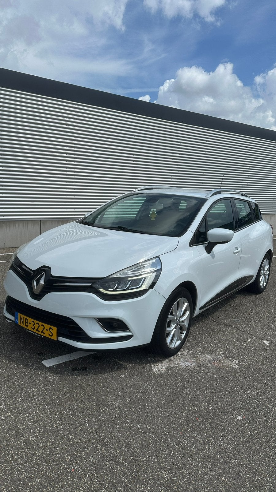 Renault Clio 1.5 DCI 66KW Estate 2017 Wit, Auto's, Voorwielaandrijving, 625 kg, 4 cilinders, Wit