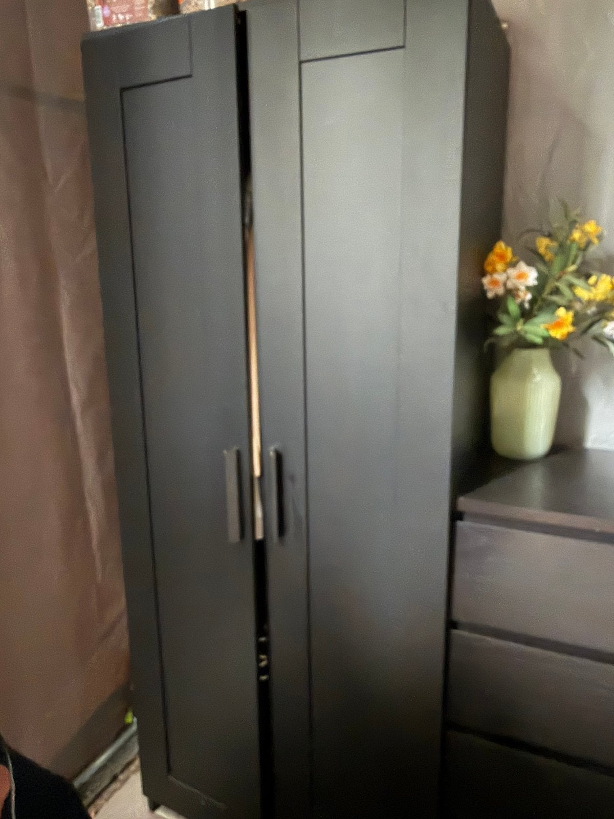 Hoge zwart kast van ikea met 2 hang gedeeltes, Ophalen, 50 tot 100 cm, Zo goed als nieuw, 25 tot 50 cm