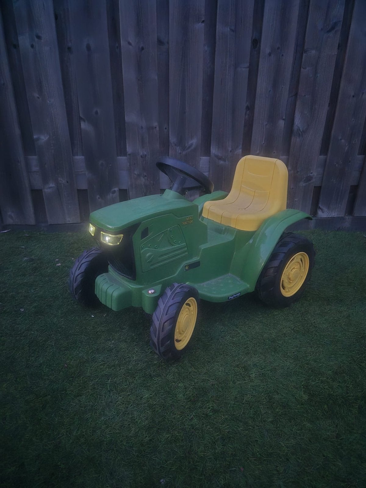 John Deere elektrische tractor voor kinderen, Ophalen, Gebruikt, Trapvoertuig