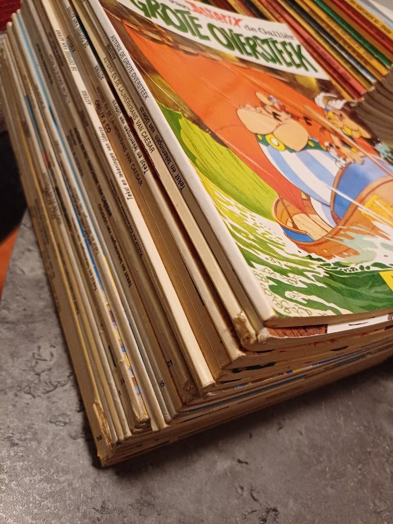 27 x  ASTERIX, Eén stripboek, Ophalen of Verzenden, Gelezen