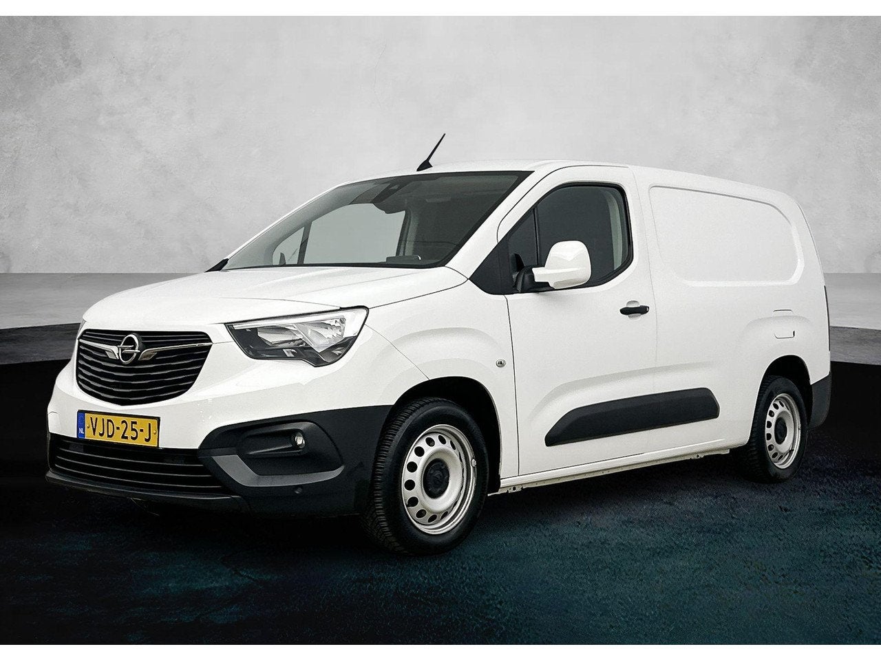 Opel Combo 100pk L2H1 Edition | Camera | CarPlay | Navigatie, Auto's, Dealer onderhouden, Navigatiesysteem, Gebruikt, 4 cilinders