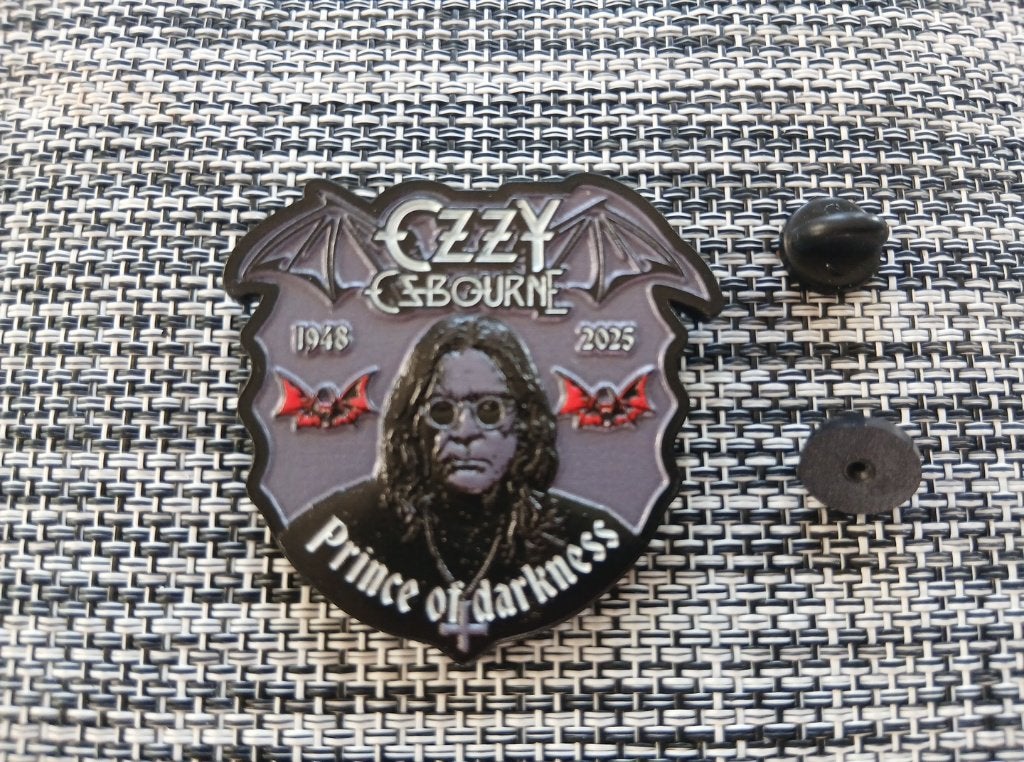 Ozzy Osbourne mooie prince of darkness pin badge speld n1, Verzenden, Nieuw, Overige typen
