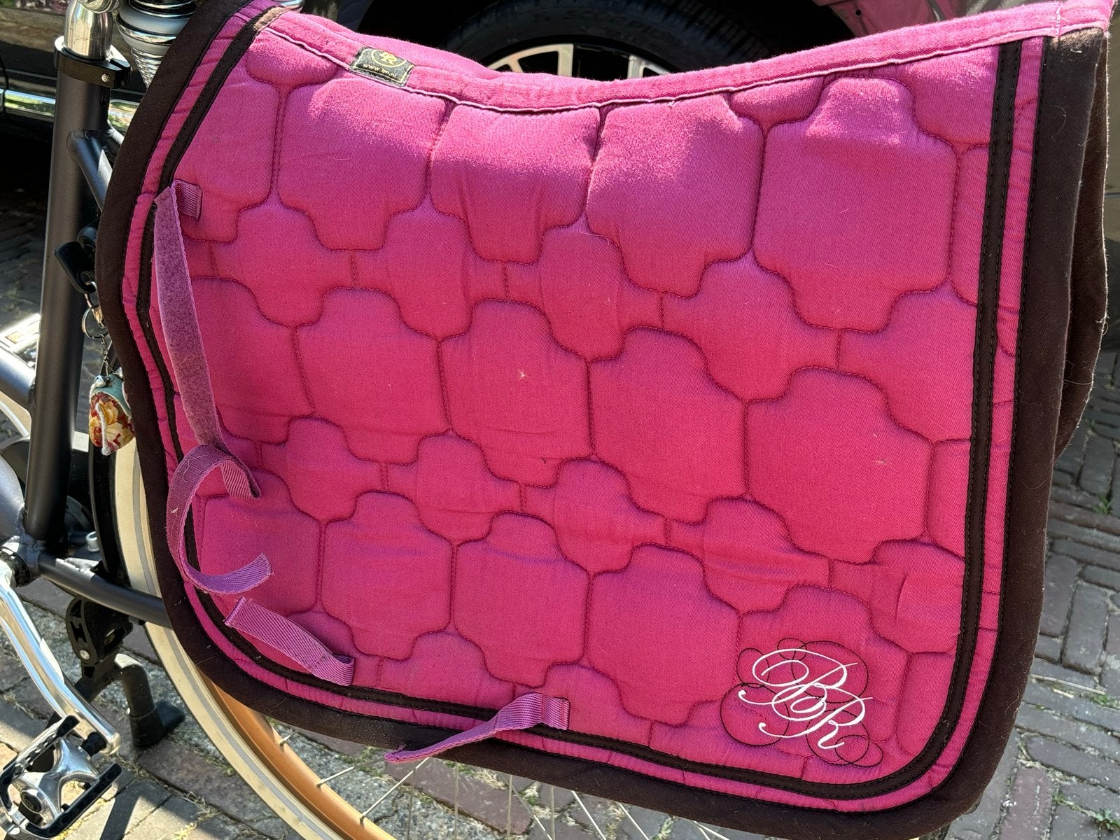 Te koop: Prachtige roze zadeldekje van het merk BR, Dieren en Toebehoren, Ophalen, Zo goed als nieuw