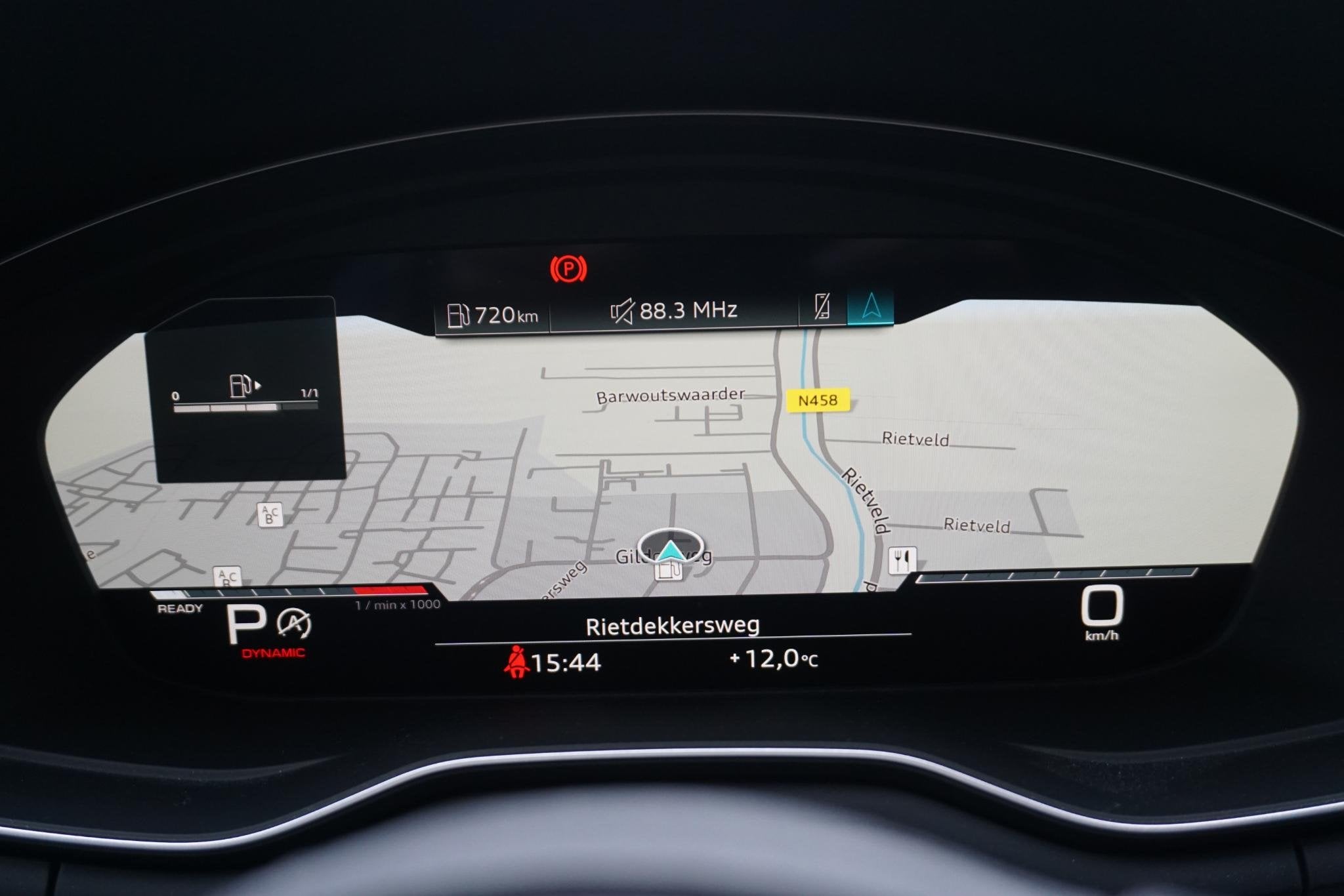 Audi A4 Limousine 35 TFSI 150PK Virtual Cockpit/Sportstoelen, Auto's, Stof, Gebruikt, 4 cilinders, Zwart