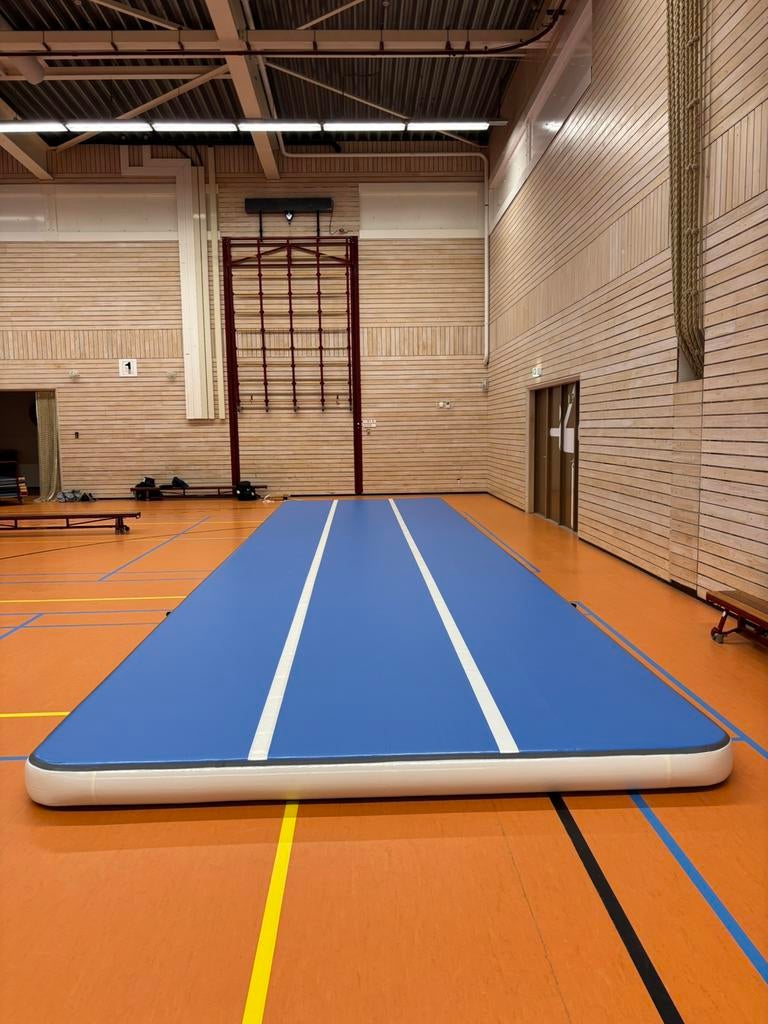 Zo goed als nieuw airtrack, 12 meter!, Ophalen, Zo goed als nieuw, Materiaal