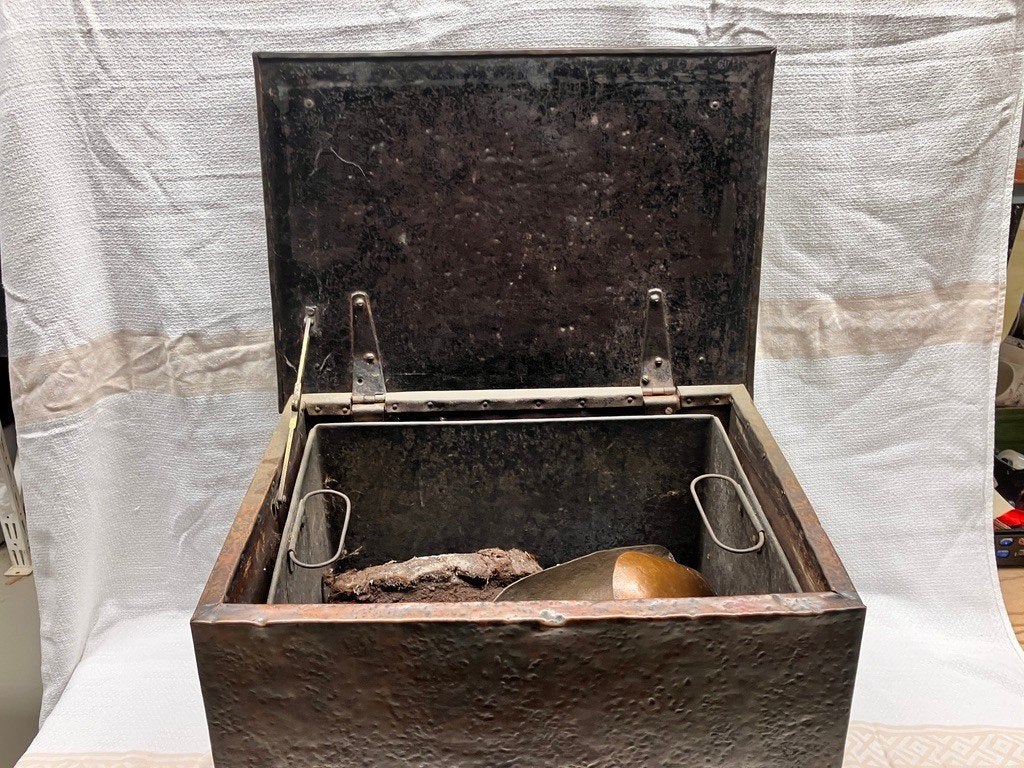 Koperen turfkist Nieuwe Kunst Art Deco ca 1920 met inhoud, Ophalen