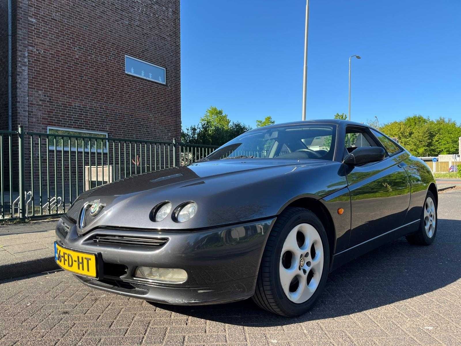 Alfa Romeo - 2000 - GTV - 2.0-16V T.Spark L - Personenauto, 1345 kg, Gebruikt, 4 stoelen, Bedrijf