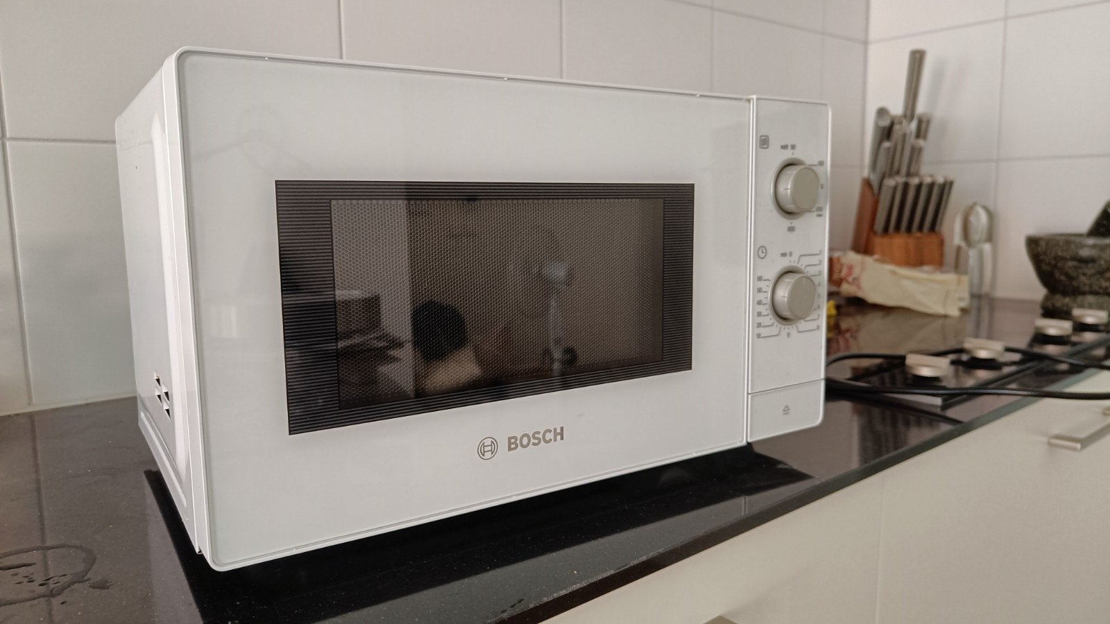 Bosch Magnetron 800 Watt - Wit, Ophalen, Gebruikt, Magnetron, 45 tot 60 cm