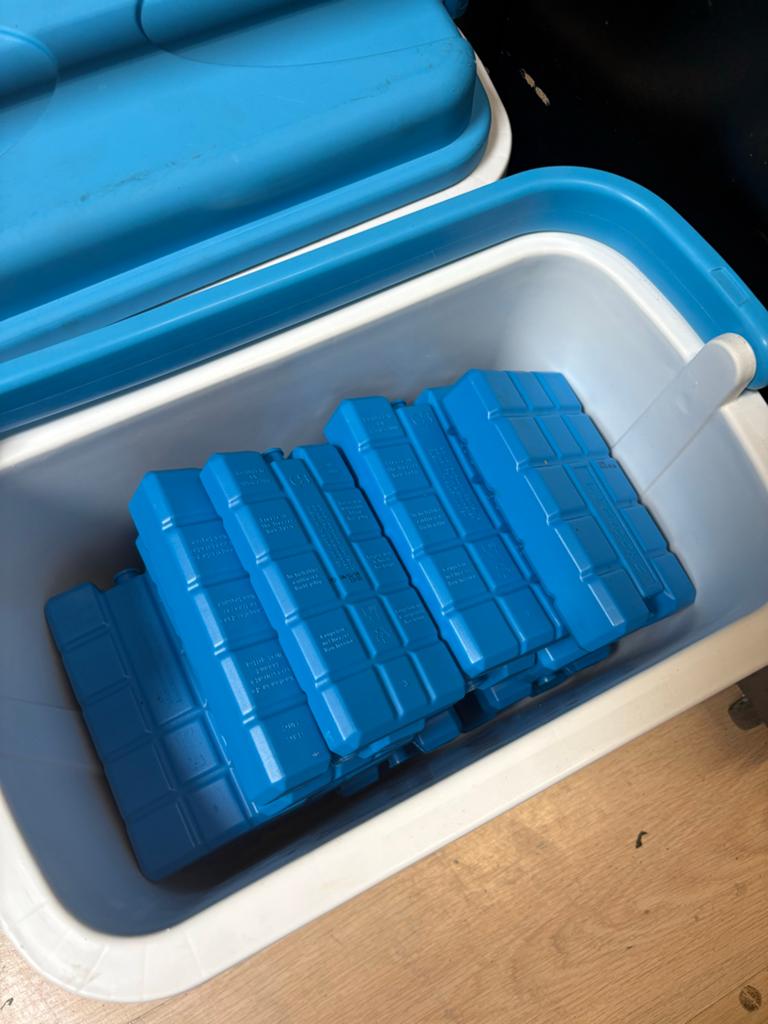 Koelbox 24 liter met koelelementen 6x incl 48 elementen, Ophalen, Gebruikt