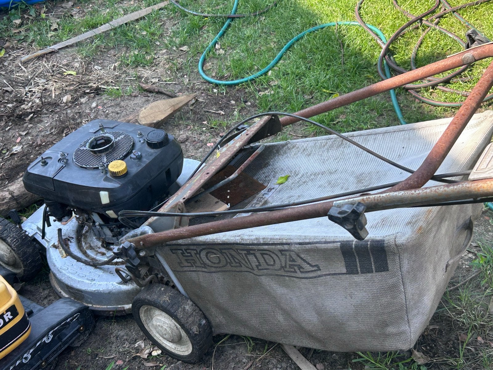 Honda Grasmaaier voor onderdelen (rookt), Tuin en Terras, Ophalen, Gebruikt, Benzine-grasmaaier, Opvangzak