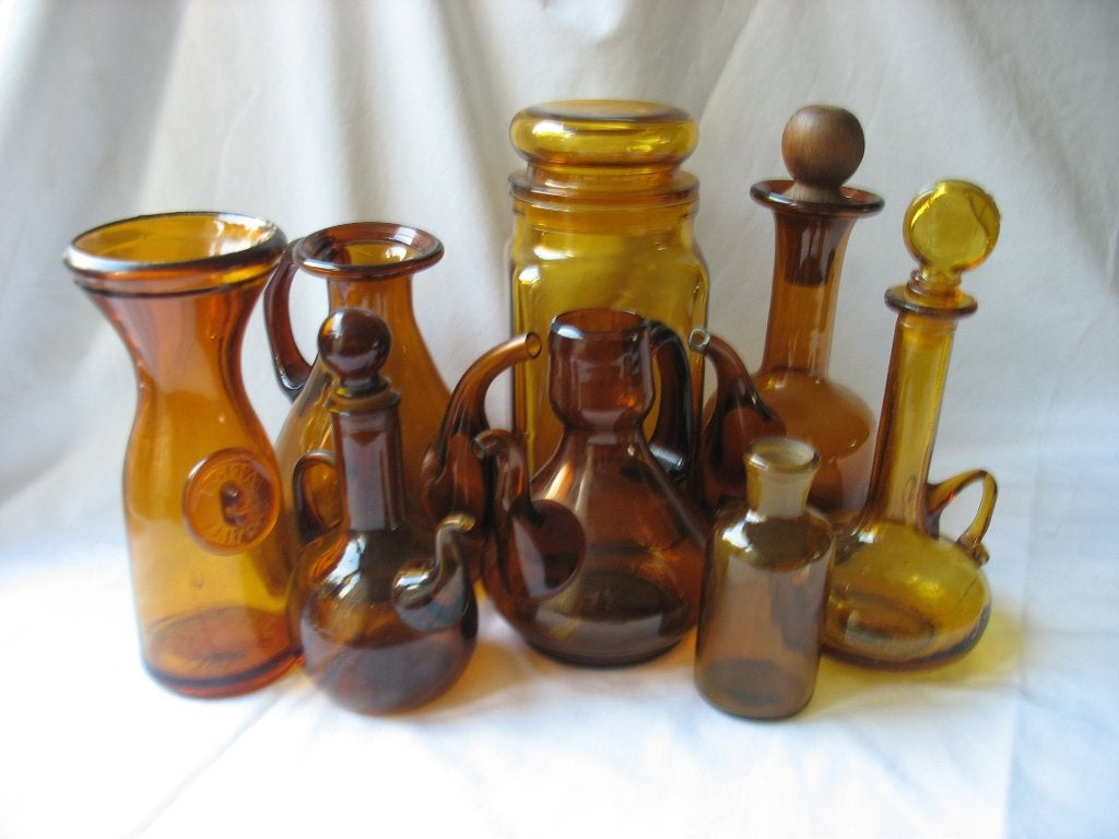 Set Glazen Karaf Flesjes in Bruin Tinten 8 x, Antiek en Kunst, Ophalen