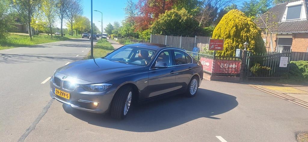 BMW 3-serie 318d Upgrade Edition, Auto's, BMW, Automaat, 4 cilinders, Bedrijf, Diesel