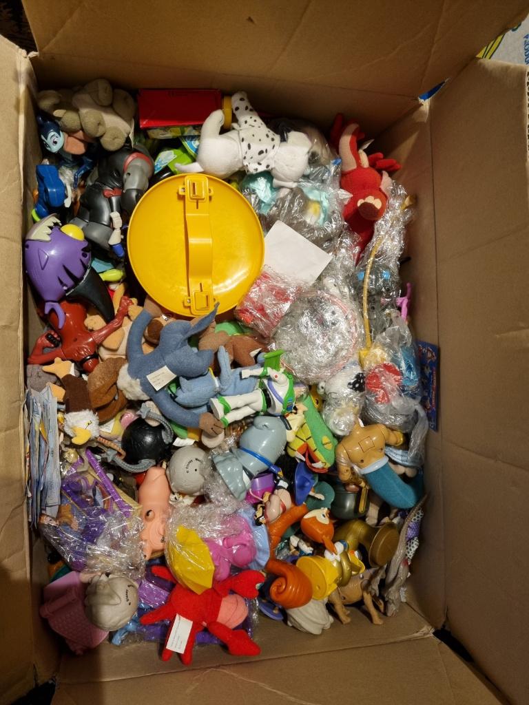 100x mc donalds disney figuurtjes, Ophalen of Verzenden, Zo goed als nieuw