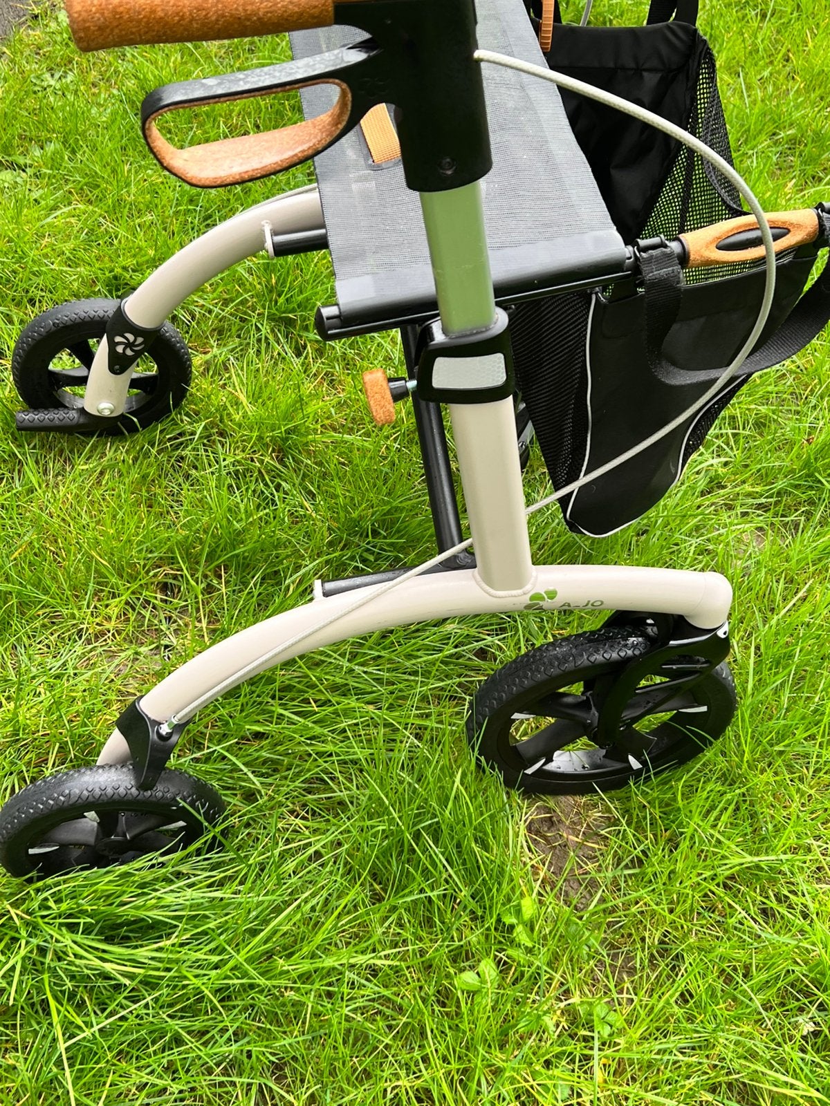 Rollator Saljol, Ophalen of Verzenden, Opvouwbaar, Zo goed als nieuw