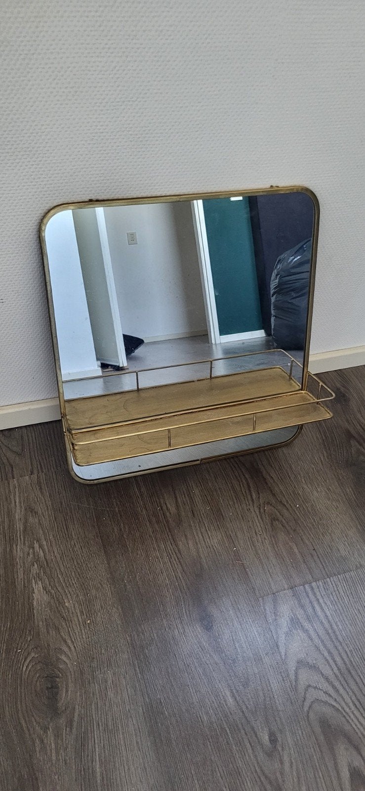 Gouden spiegel met plankje, Huis en Inrichting, Ophalen, Rechthoekig, Minder dan 100 cm
