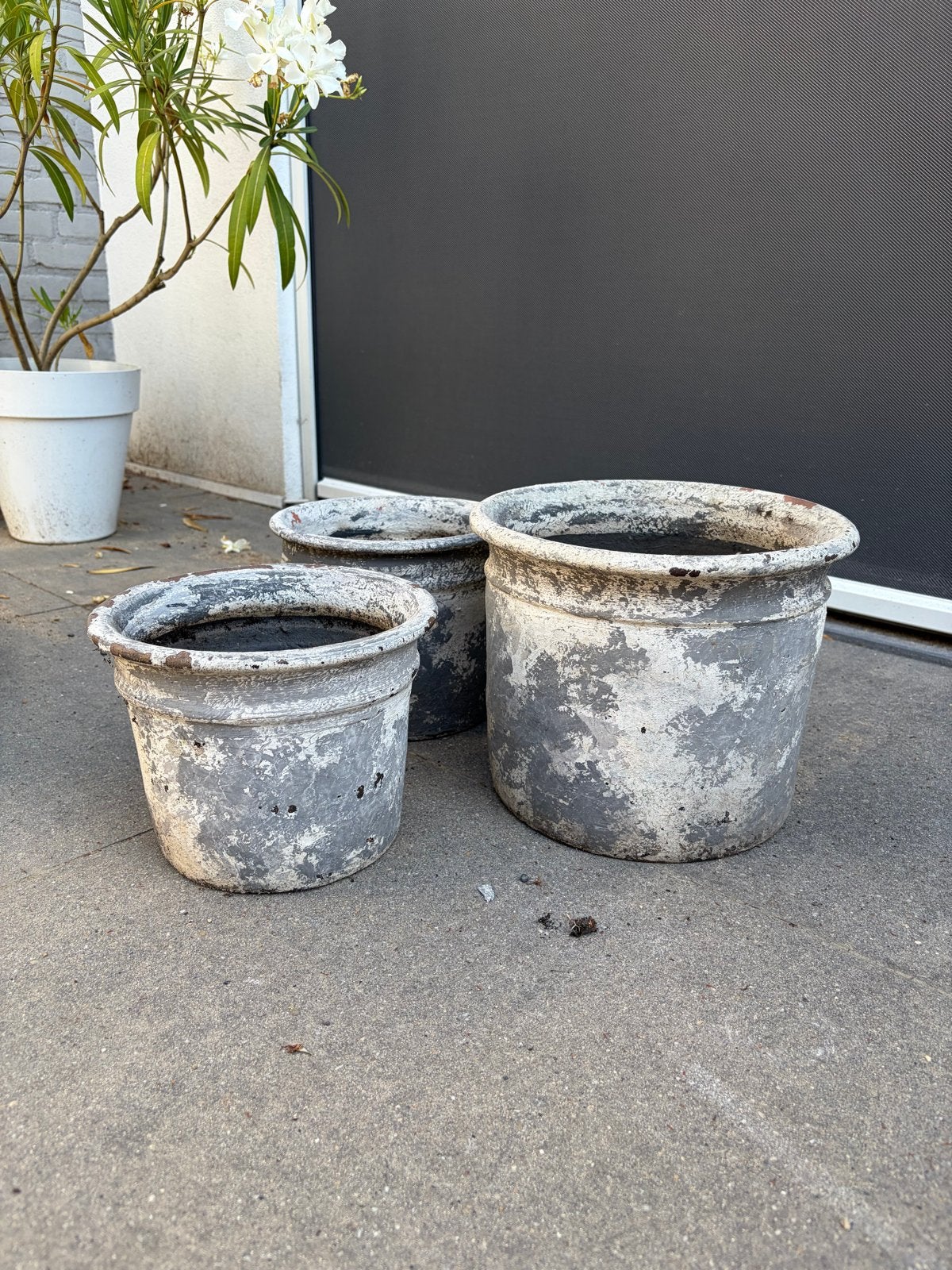Set van 3 vintage bloempotten, grijs/wit, Gebruikt, Rond, Binnen, Minder dan 40 cm