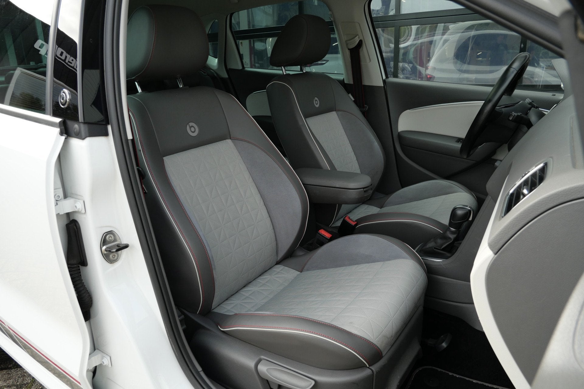 Volkswagen Polo 1.0 TSI Highline Automaat | Carplay | Pano |, Stof, Euro 6, Bedrijf, Parkeersensor