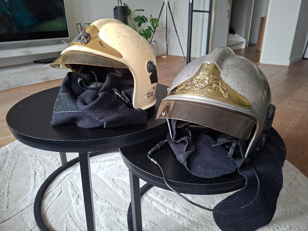 MSA Gallet Brandweerhelm – Origineel, Ophalen of Verzenden, Landmacht, Nederland, Embleem of Badge